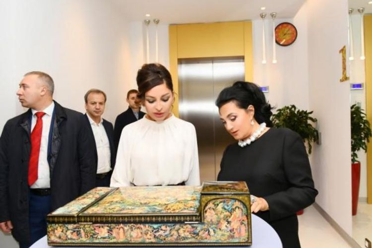 Birinci vitse-prezident Mehriban Əliyeva “Lujniki” Olimpiya Kompleksində Gimnastika Mərkəzi ilə tanış olub