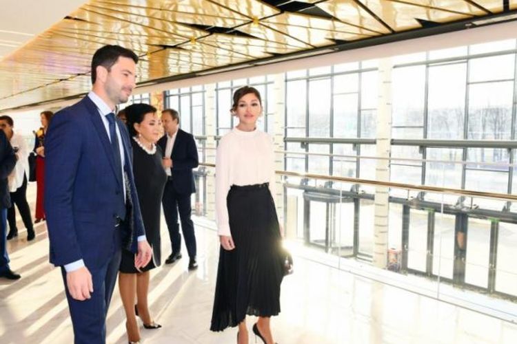 Birinci vitse-prezident Mehriban Əliyeva “Lujniki” Olimpiya Kompleksində Gimnastika Mərkəzi ilə tanış olub