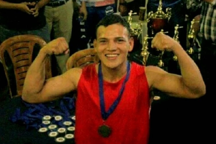 Salvadorlu boksçu güllələndi