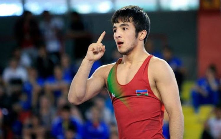 1 gümüş, 2 bürünc – Vətən müharibəsi iştirakçısı fəxri kürsüdə