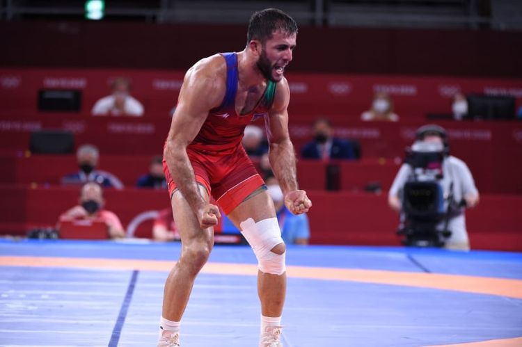 Güləşçimiz erməniyə yerini göstərdi - FOTOSESSİYA