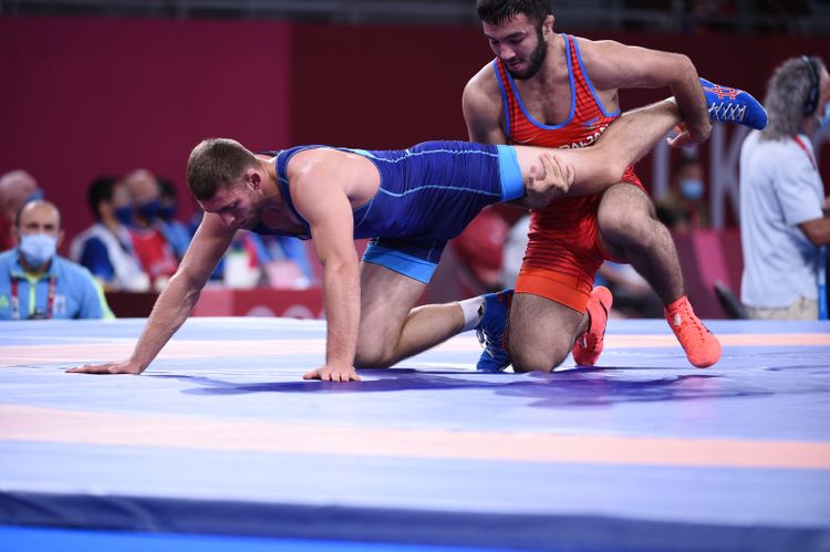 Güləşçimizdən bir qələbə, bir məğlubiyyət - FOTOSESSİYA