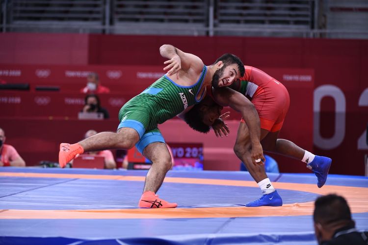 Güləşçimizdən bir qələbə, bir məğlubiyyət - FOTOSESSİYA