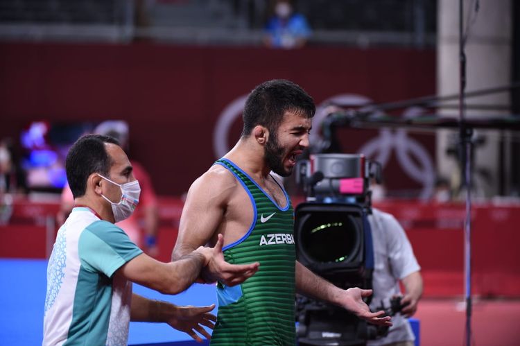 Güləşçimizdən bir qələbə, bir məğlubiyyət - FOTOSESSİYA