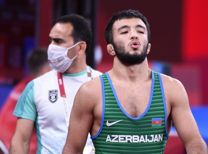 Güləşçimizdən bir qələbə, bir məğlubiyyət - FOTOSESSİYA