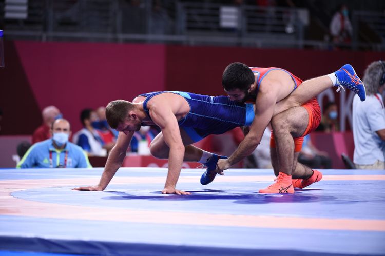 Güləşçimizdən bir qələbə, bir məğlubiyyət - FOTOSESSİYA