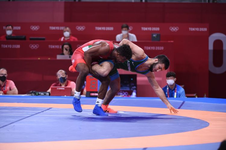 Güləşçimizdən bir qələbə, bir məğlubiyyət - FOTOSESSİYA