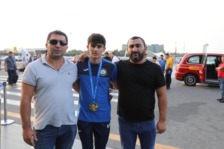 Riqada uğura imza atan cüdoçularımız Bakıya döndü - FOTOSESSİYA