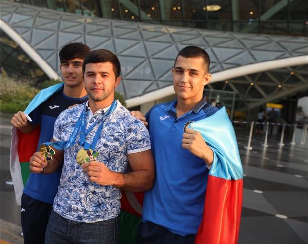 Riqada uğura imza atan cüdoçularımız Bakıya döndü - FOTOSESSİYA