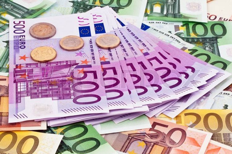 Yeni baş məşqçi üçün 10 milyonluq bonus