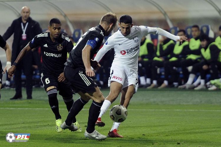 “Qarabağ” gerilədi - “Neftçi” üçüncü “yüzlük”də