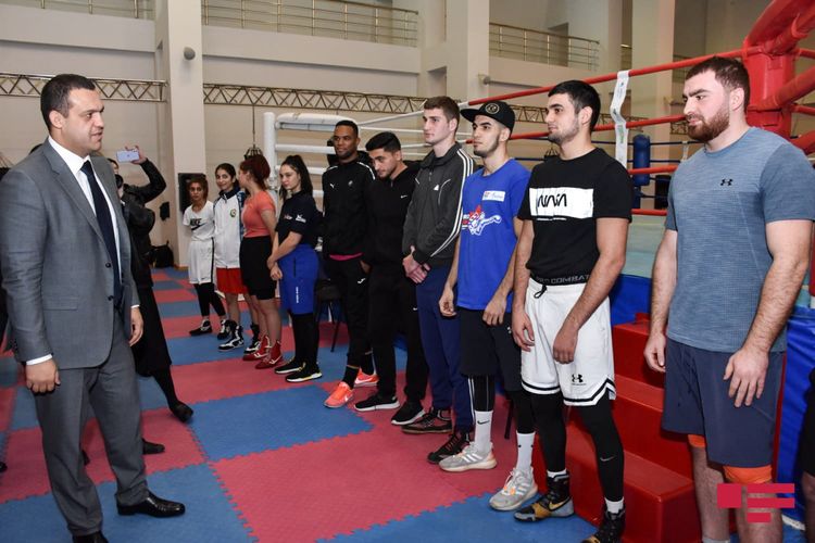 Umar Kremlyov azərbaycanlı boksçularla görüşdü - FOTOSESSİYA