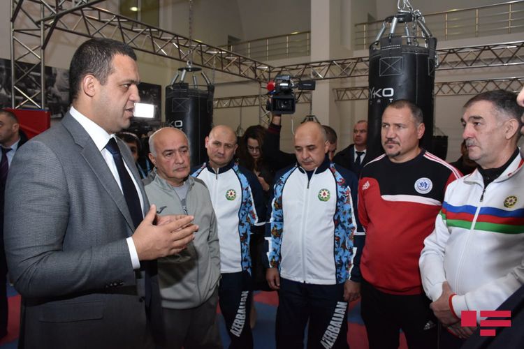 Umar Kremlyov azərbaycanlı boksçularla görüşdü - FOTOSESSİYA