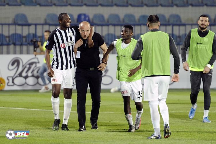 “Neftçi” iştirak ərizəsini UEFA-ya təqdim etdi – cəmi 4 müdafiəçi