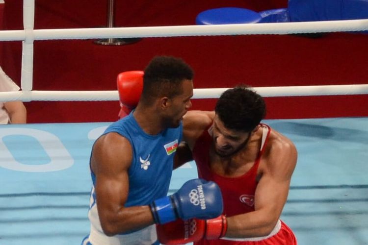 Dominqesi yarımfinala daşıyan zəfər - FOTOSESSİYA