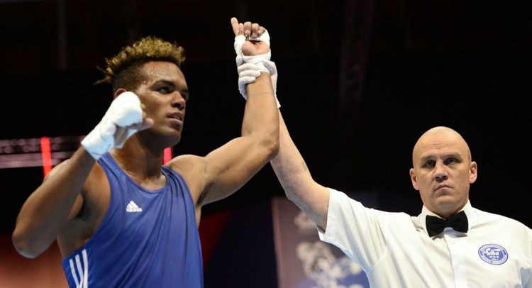 Döyüşsüz finala yüksəldi - Alfonso Dominqes 