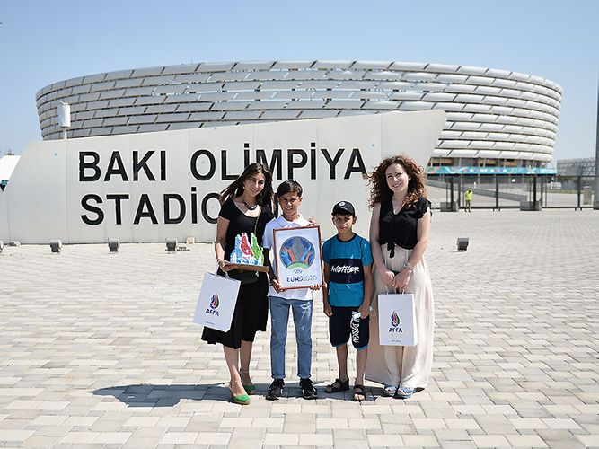 AFFA uşaqlara AVRO-2020-nin oyunlarına bilet hədiyyə edib - FOTOSESSİYA