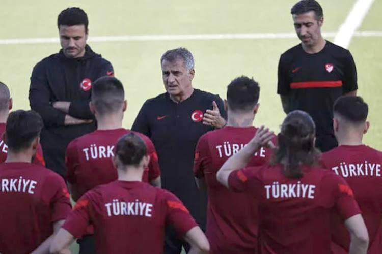 Türkiyəli futbolçular dalaşdı – Bakıda