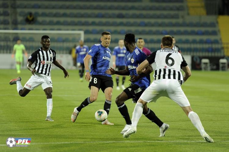 “Daha çox “Qarabağ”la “Neftçi” arasında mübarizə gedəcək” – Qurban Qurbanov