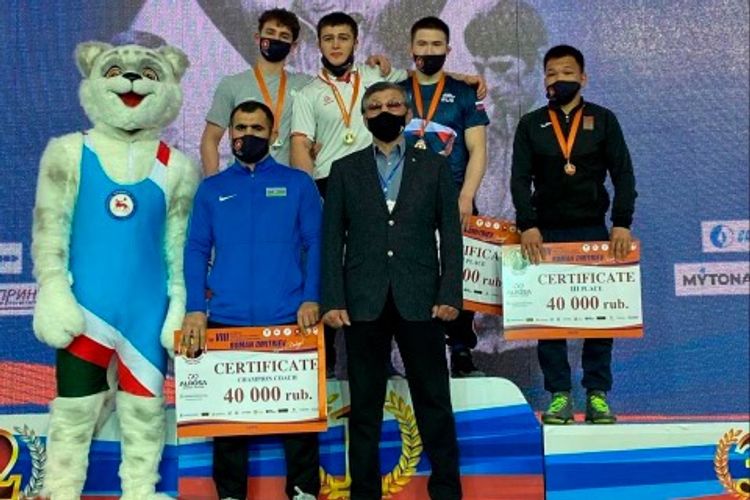 Finalda ermənini məğlub etdi - güləşçimiz 