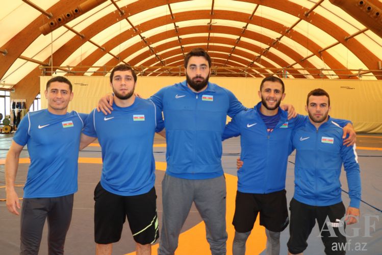 Cəmi 1 final - 5 güləşçiyə