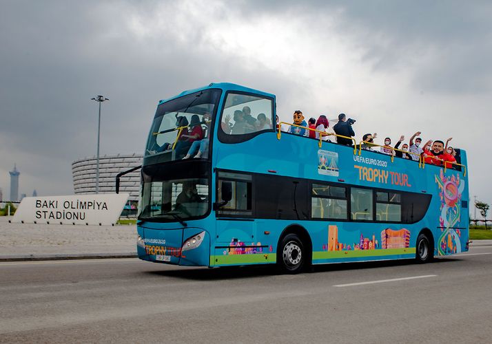 AVRO-2020-nin kubokunun Bakı gəzintisi davam edir - FOTOSESSİYA