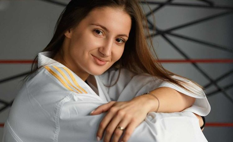 Uğurlardan doymayan, oğlanları ağladan, medallarını yeşikdə saxlayan - İrina Zaretska