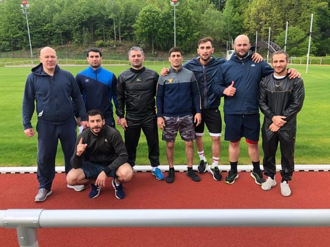 Yığmamız Olimpiadaya Hennefdə hazırlaşır - FOTOSESSİYA