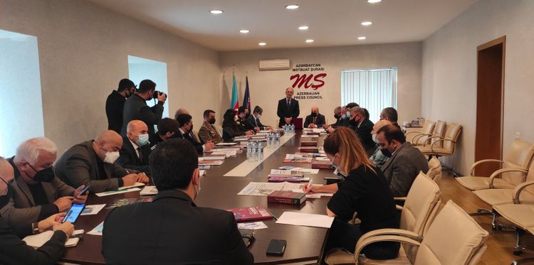 İdmançılarının ictimaiyyətə və mediaya köməyi mövzusunda tədbir keçirildi
