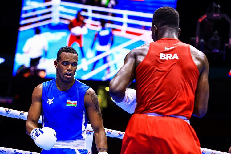 Alfonso Dominqes fəxri kürsünün ən yüksək pilləsində - FOTOSESSİYA