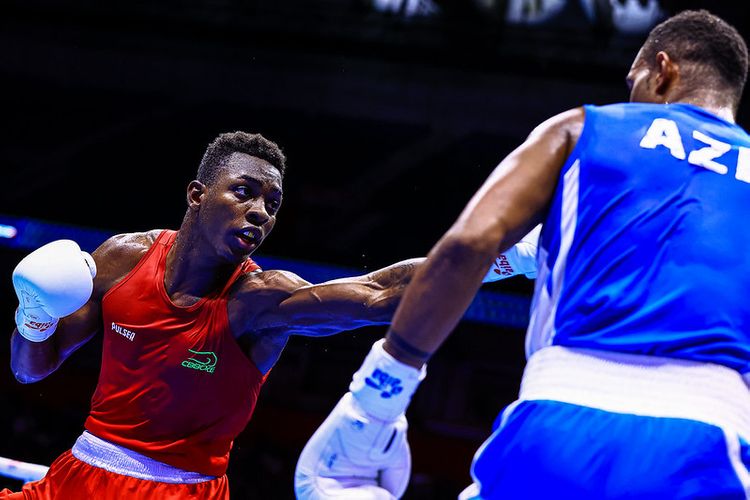 Alfonso Dominqes fəxri kürsünün ən yüksək pilləsində - FOTOSESSİYA