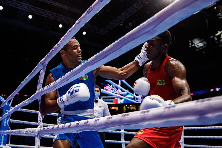 Alfonso Dominqes fəxri kürsünün ən yüksək pilləsində - FOTOSESSİYA