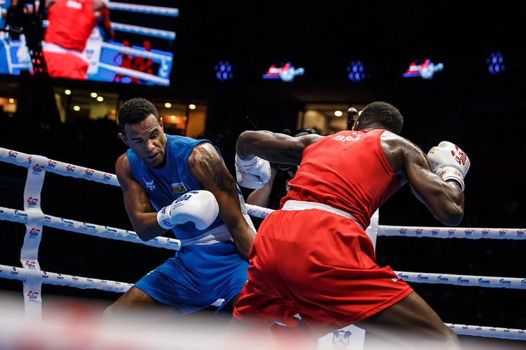 Alfonso Dominqes fəxri kürsünün ən yüksək pilləsində - FOTOSESSİYA