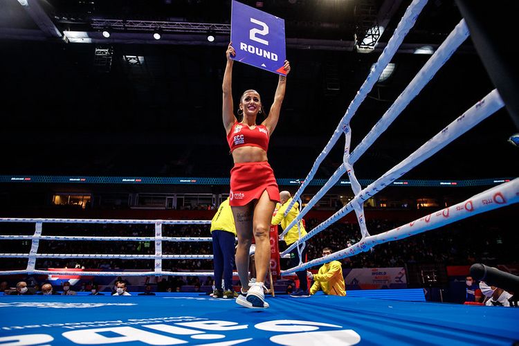 Alfonso Dominqes fəxri kürsünün ən yüksək pilləsində - FOTOSESSİYA