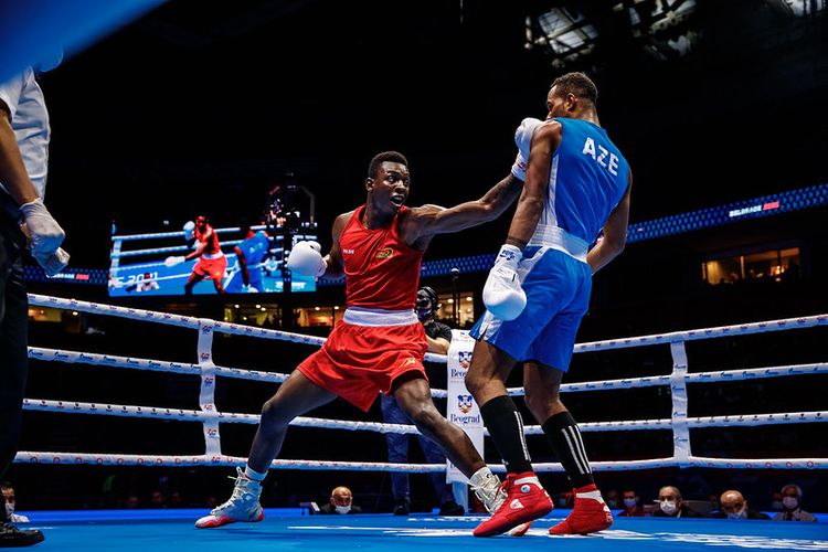 Alfonso Dominqes fəxri kürsünün ən yüksək pilləsində - FOTOSESSİYA