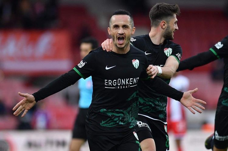 Namik Ələskərovdan “Bursaspor”da “siftə”