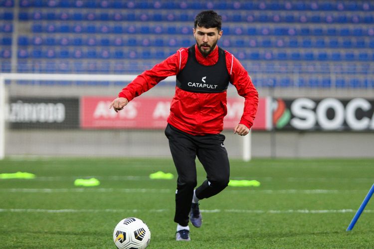 “Neftçi” Xəyal Nəcəfovu itirdi: "Vəziyyəti yaxşı deyil"
