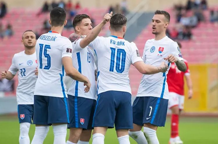 Slovakiya – Azərbaycan oyununda azarkeşlərlə bağlı QƏRAR