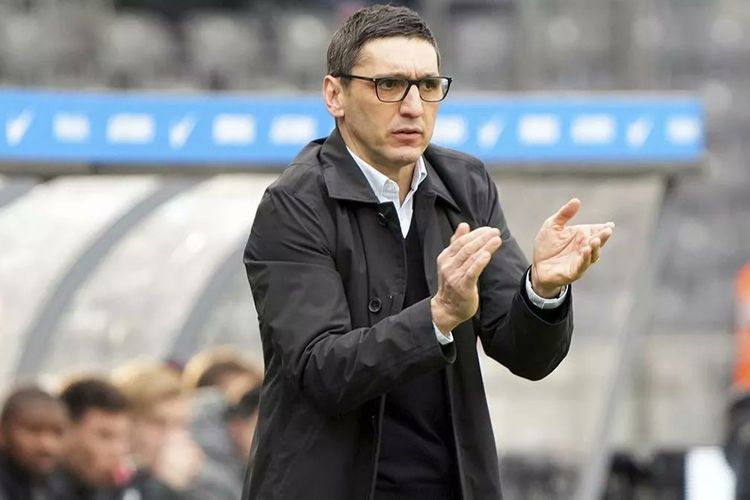Bundesliqada 4 aylıq baş məşqçi