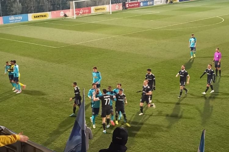 “Zirə” – “Qarabağ” matçında insident