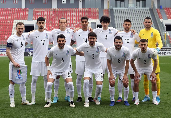 Azərbaycan millisi itirə-itirə gedir -12,1 xal