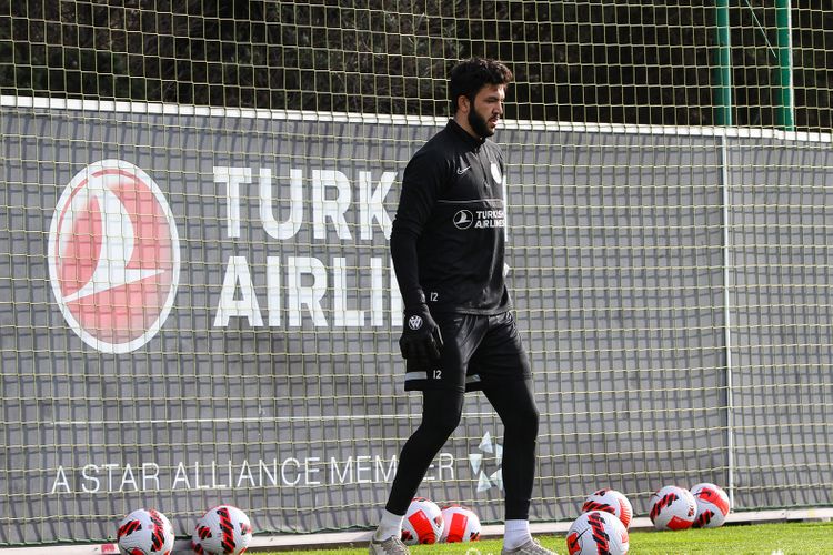 “Neftçi” qapıçılarını yola salır: Biri “Kəpəz”ə, biri “Araz Naxçıvan”a