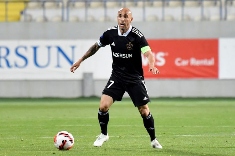 Riçard Almeyda Azərbaycanda qalır?