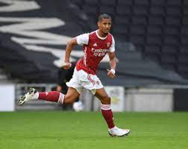 “Arsenal” millinin müdafiəçisini satır