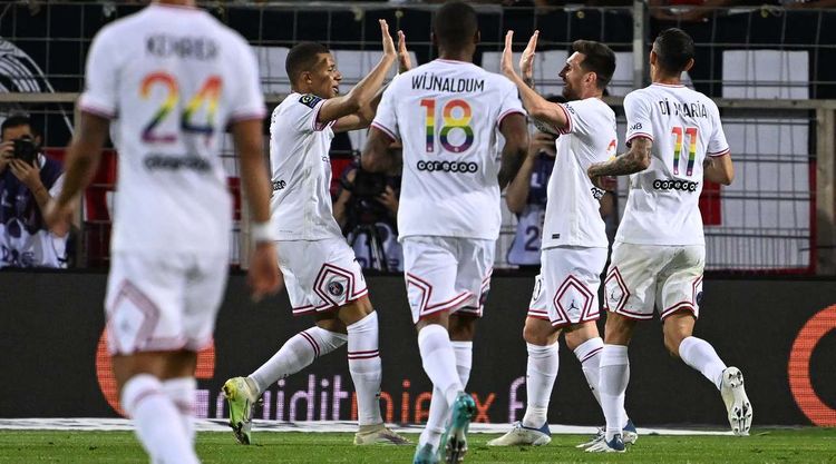 PSJ-nin futbolçusu formanı geyinməkdən imtina etdi - SƏBƏB