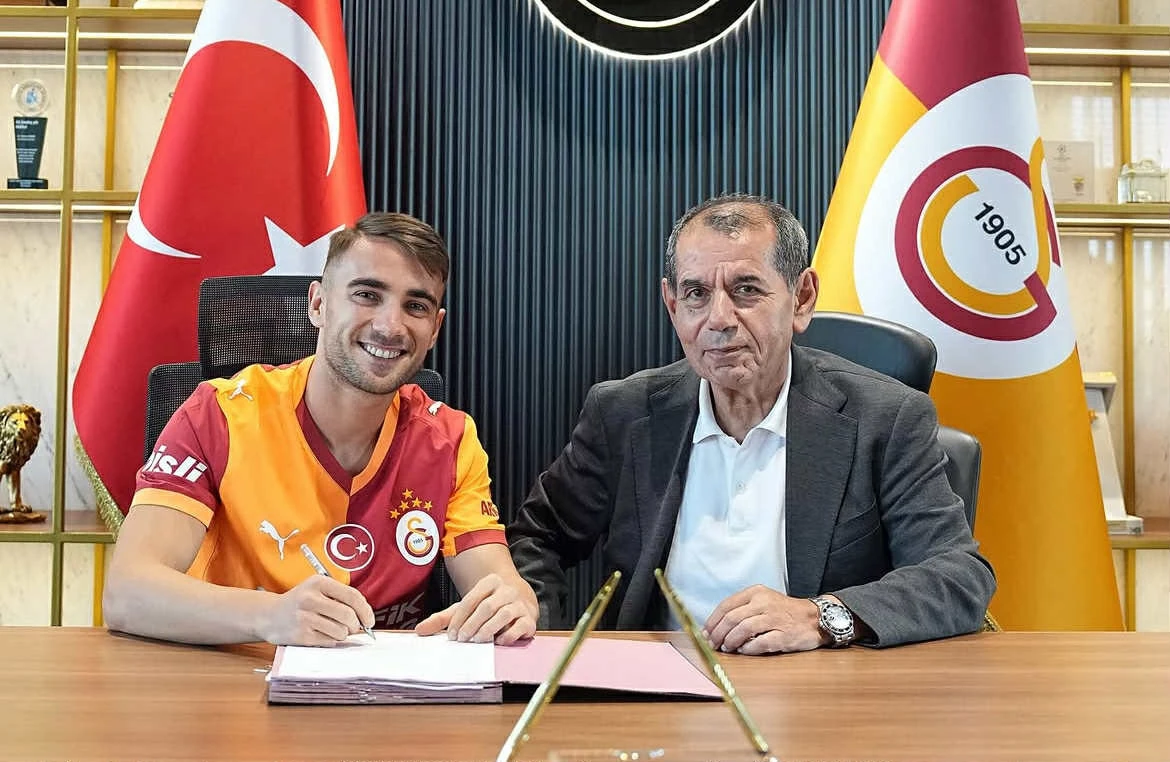 Yunus Akgün daha 4 il "Qalatasaray"da - RƏSMİ