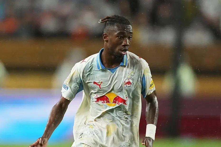 “Fənərbaxça”nın yeni transferi İstanbulda 