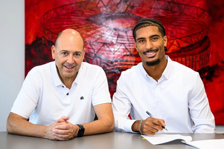 “Sevilya”nın müdafiəçisi Bundesliqa klubunda - RƏSMİ 