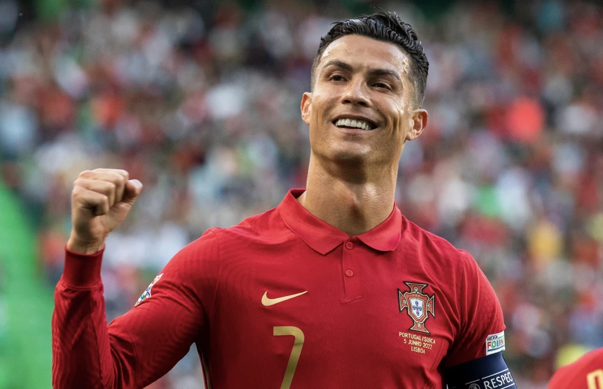 Ronaldo tarixi rekorda imza atıb 