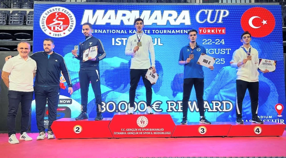 Karateçilərimiz “Marmara Cup”da birinci yeri tutublar - FOTO 
